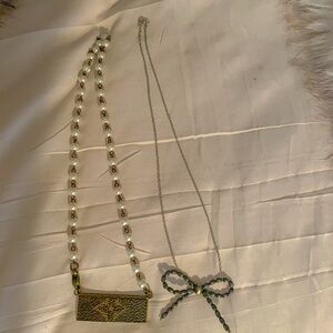 Elegant Pearl and Gold Necklace Set